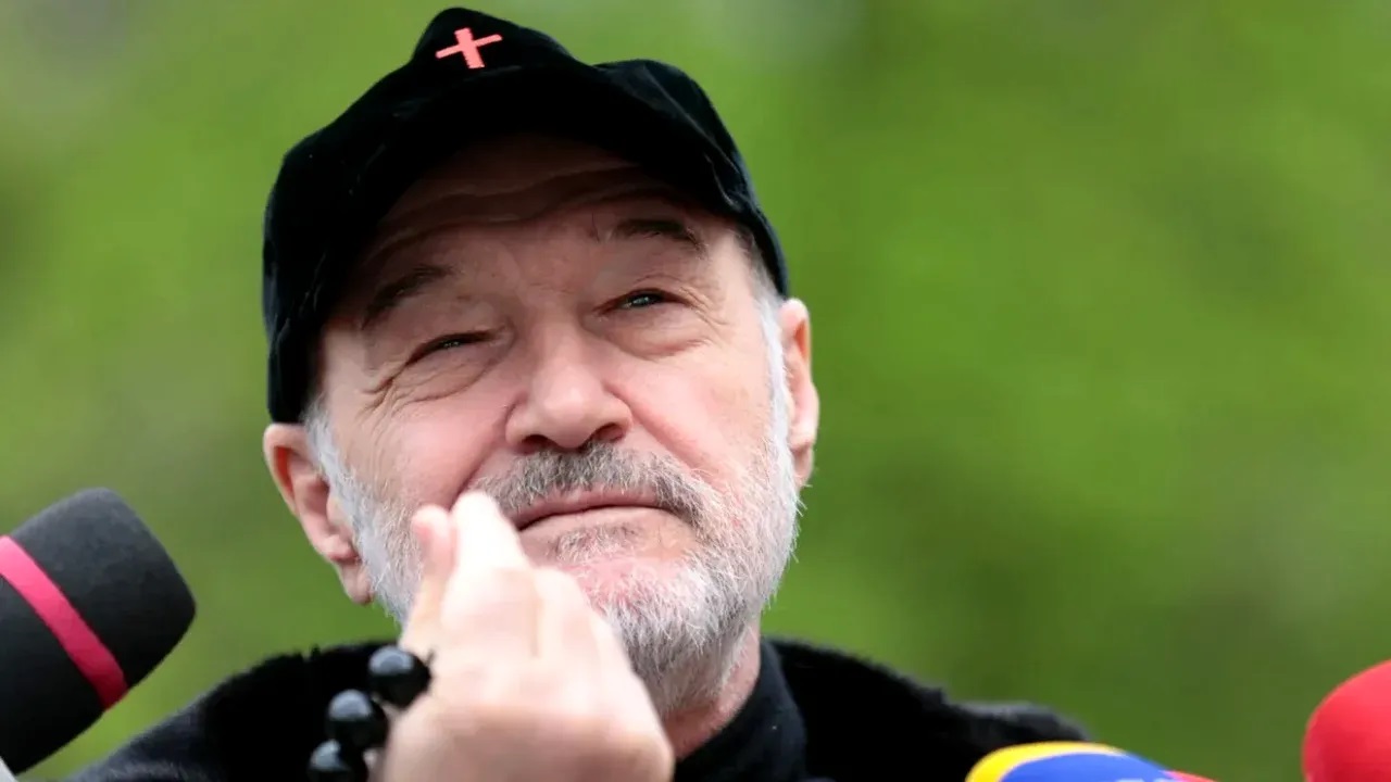 Gigi Becali Gigi Becali speră să dea lovitura cu fotbalistul de la Hermannstadt