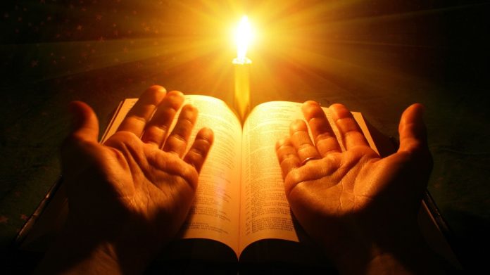 Ce se întâmplă cu Lumina Sfântă de Paște de la Ierusalim? Va mai ajunge în România?