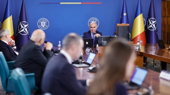 ședință de Guvern Proiectul privind interzicerea cumulului pensiei cu salariul ajunge pe masa Executivului