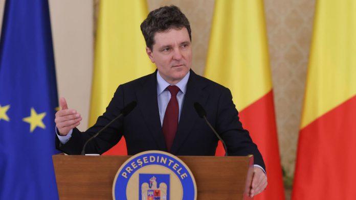 Nicușor Dan este făcut praf de cei care l-au votat