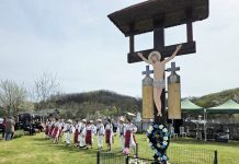 HRISTOS A ÎNVIAT! HRISTOS A ÎNVIAT!