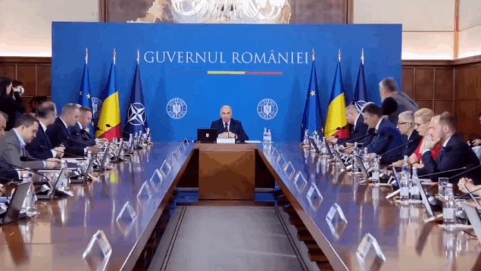 Sindicatele cer anchetarea Guvernului Bolojan. Acuzații grave privind decizii luate fără aprobarea Parlamentului