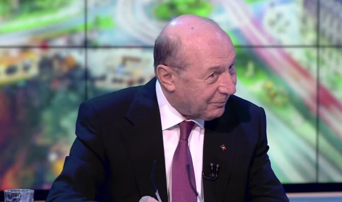 Traian Băsescu Traian Băsescu îl face praf pe Nicuşor Dan