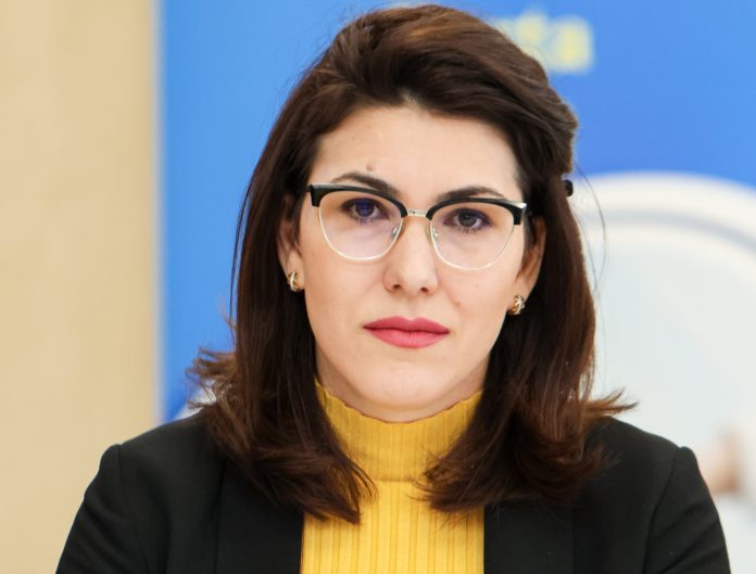 Luiza 7 EXCLUSIV PortalSocial: „Lista noastră de amendamente nu este despre o profesie anume, ci despre oamenii care țin în viață Sănătatea publică din România” - interviu cu Luiza Ștefănel, Consilier Juridic și Vicepreședinte în cadrul Sindicatului Național Forța Legii
