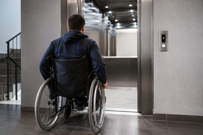 lift pentru viață Programul „Lift pentru viață” a devenit oficial. Statul va finanța montarea de lifturi și rampe de acces în blocurile vechi