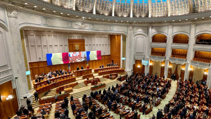 Parlamentul României plen Declarația de avere și cea de interese. Ce se schimbă pentru demnitari și funcționari prin noua lege a integrității